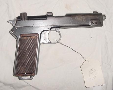 Steyr-Hahn 9mm Automatic, 1914 . Used In WW1 by Austrian Troops.JPG