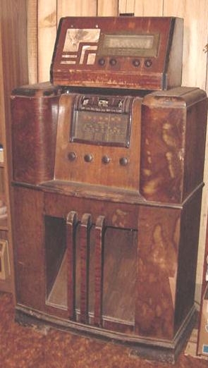 Antique Radios.JPG