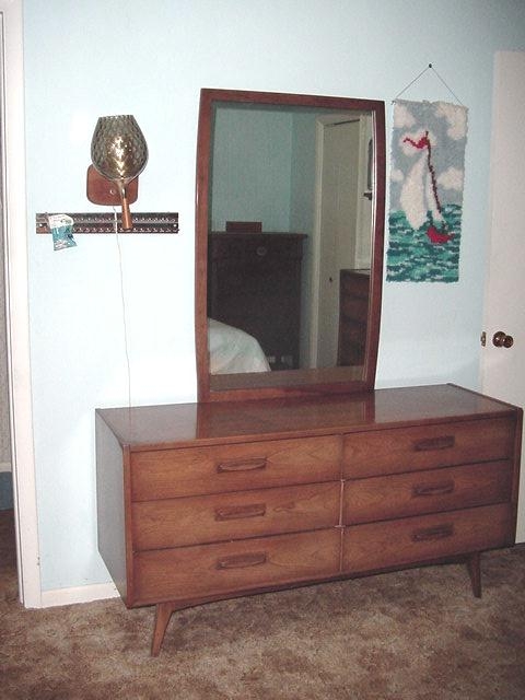 Dresser With Mirror.JPG